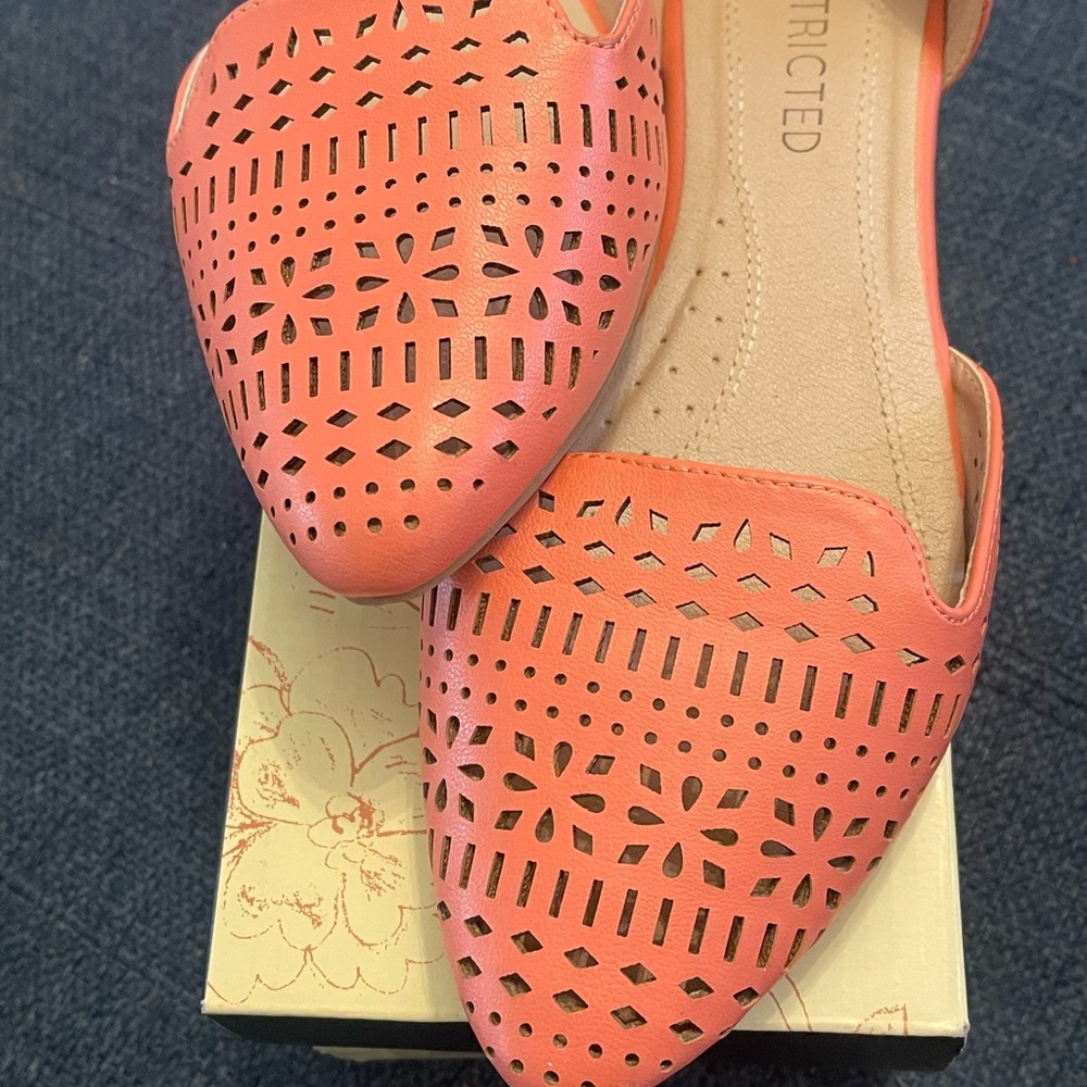 Restricted Coral Perforated Flats